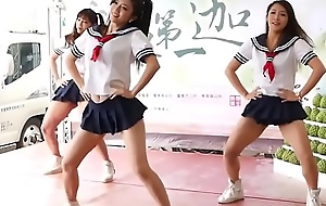 The classmate's skirt was summing-up short, and after the dance, come to the practice date