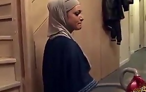 Hijabi girl fucked right into an asshole