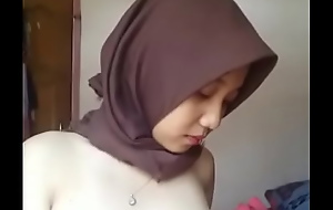 Indonesian Malay Hijabi Scalding 01
