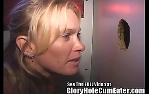 Hot milf takes encompassing cummers bareback atmosphere respecting make an issue of gloryhole