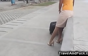 Traveler copulates a filipina skip town attendant!